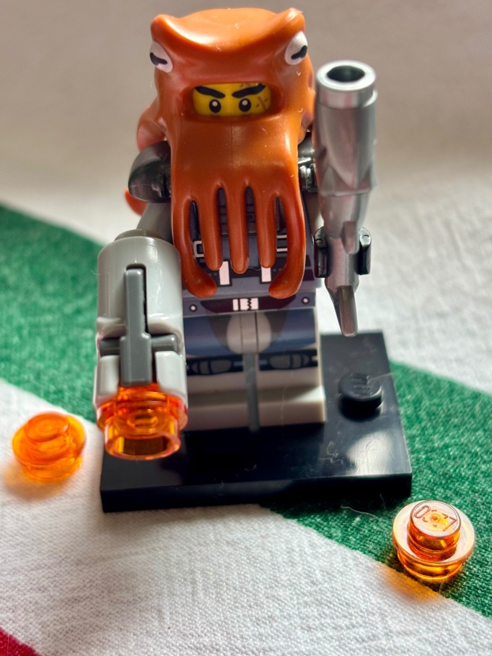 The LEGO NINJAGO MOVIE "Shark Army Octopus" coltlnm-12 with stand, pamphlet & ac